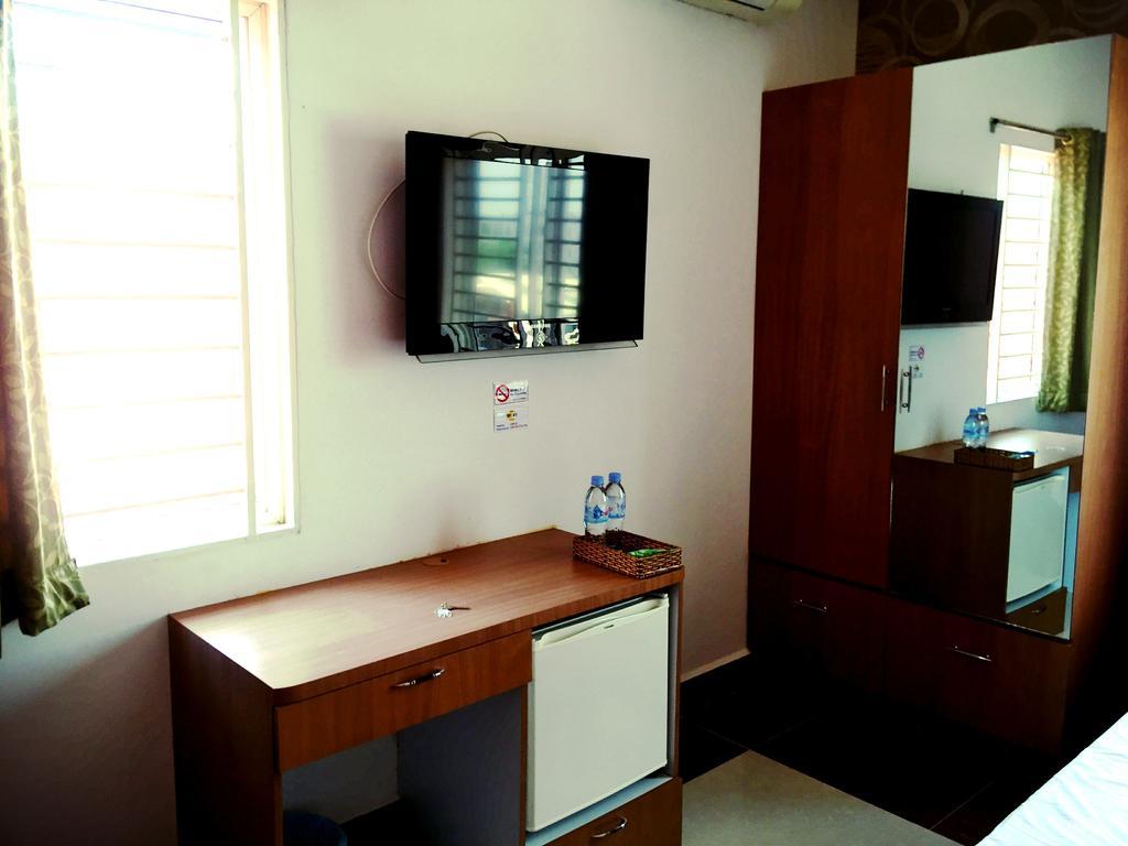 Soben Sensok Guesthouse พนมเปญ ภายนอก รูปภาพ