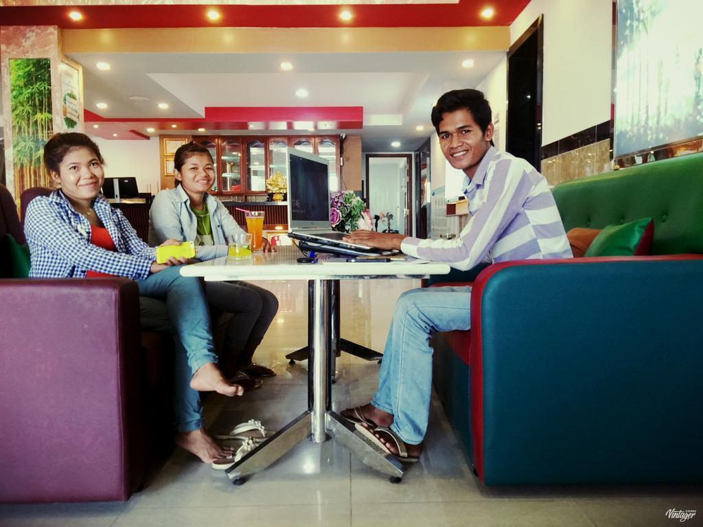 Soben Sensok Guesthouse พนมเปญ ภายนอก รูปภาพ