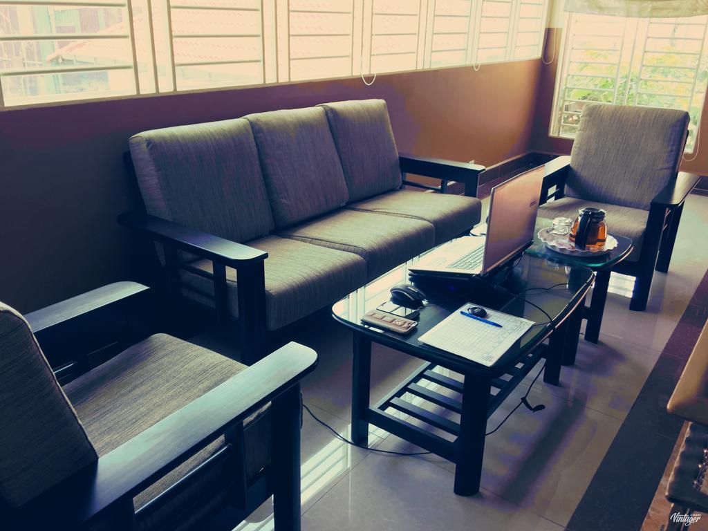 Soben Sensok Guesthouse พนมเปญ ภายนอก รูปภาพ