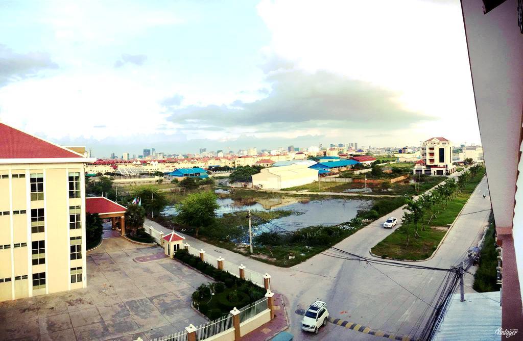 Soben Sensok Guesthouse พนมเปญ ภายนอก รูปภาพ